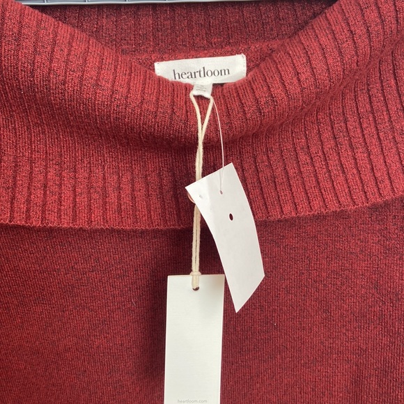 Off-the-shoulder red sweater - Picture 3 of 3